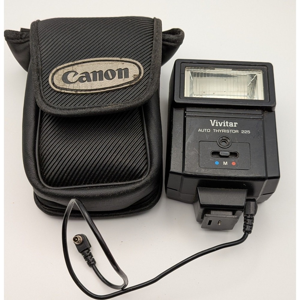 Vivitar Auto Thyristor 225 Flash Unit Universal Black Good Untested with Case